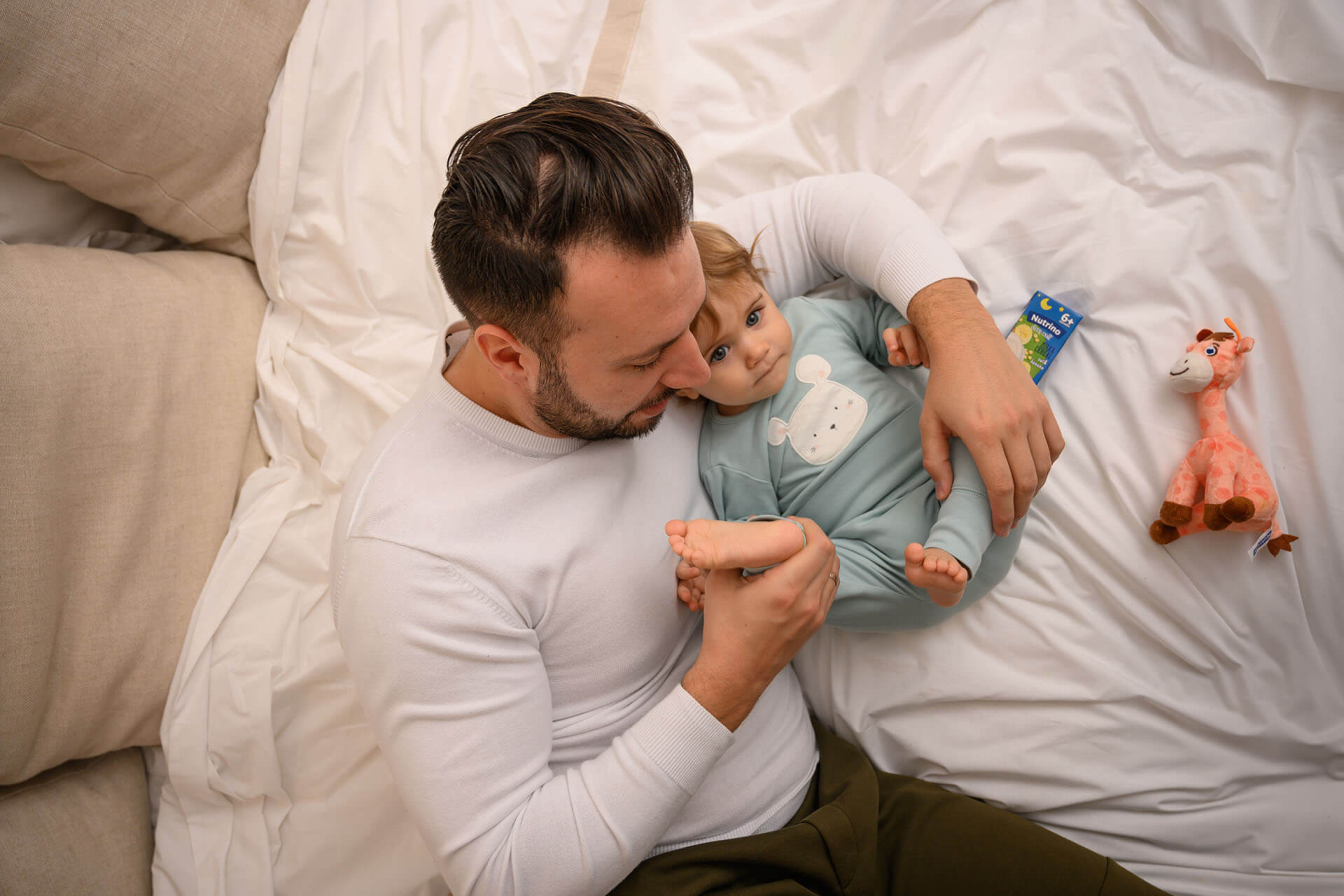 Sleep tips for new parents and babies father and baby